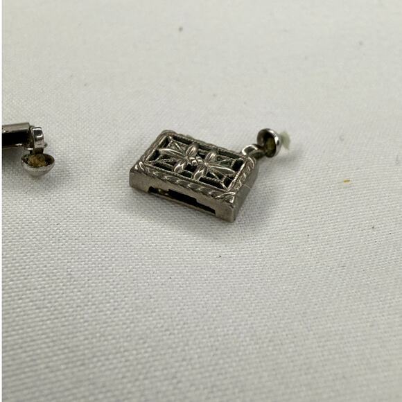 Title: Vintage Silver Filigree Two-Strand Box Clasp - Picture 5 of 9